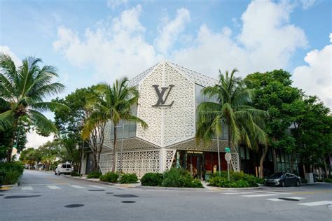 louis vuitton design district|louis vuitton miami beach.